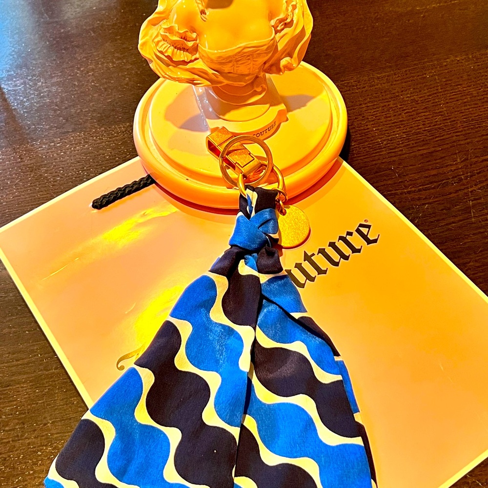 G&P rare Juicy couture scarf with huge brass clip for handbag or?